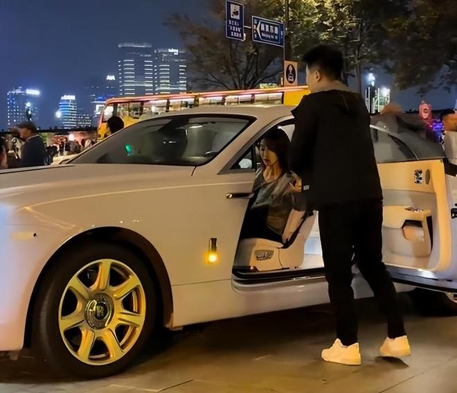 黄晓明分手！叶珂已经显示为前女友，祝他从此能找到真正的幸福