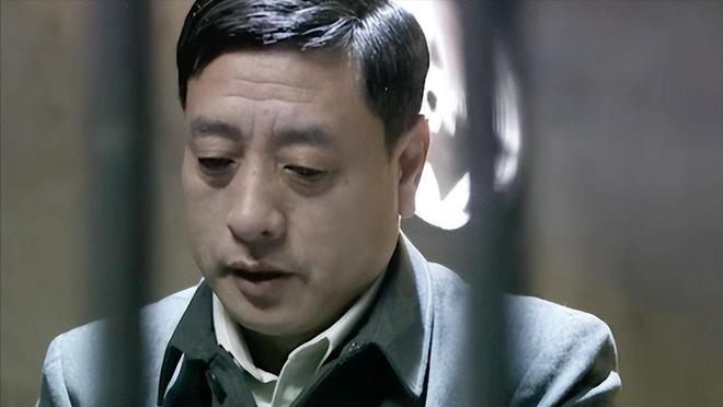 重温《风筝》：才明白潜伏18年的六哥，为何没想过策反身边的人