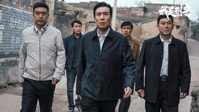 《我是刑警》穿帮瞬间，公安局牌子装反我忍，这个偷笑真的忍不了