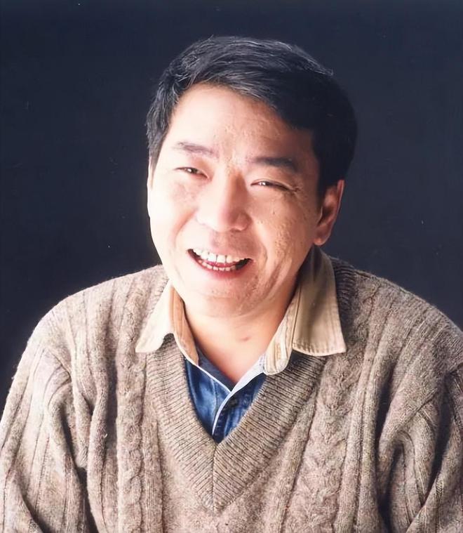 央视力荐！郑晓龙执导35集谍战大剧，于和伟领衔，想不火都难！  第7张