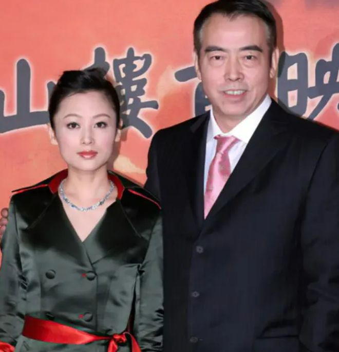 “古典第一美女”陈红：嘲讽倪萍没魅力，挺孕肚逼宫倪萍