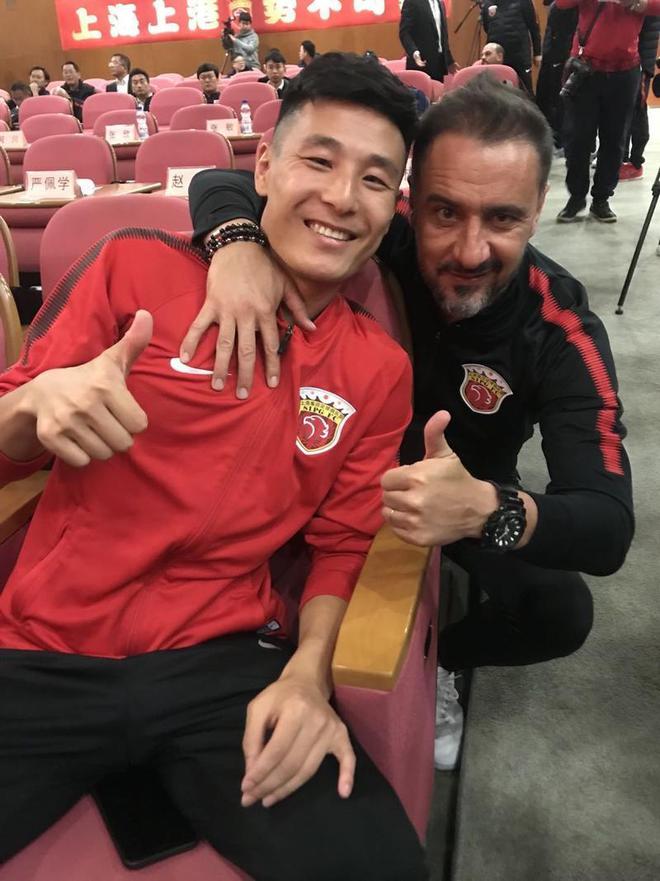 中超第4人！56岁海港弃帅官宣执教英超中资队 球迷：带武磊再留洋