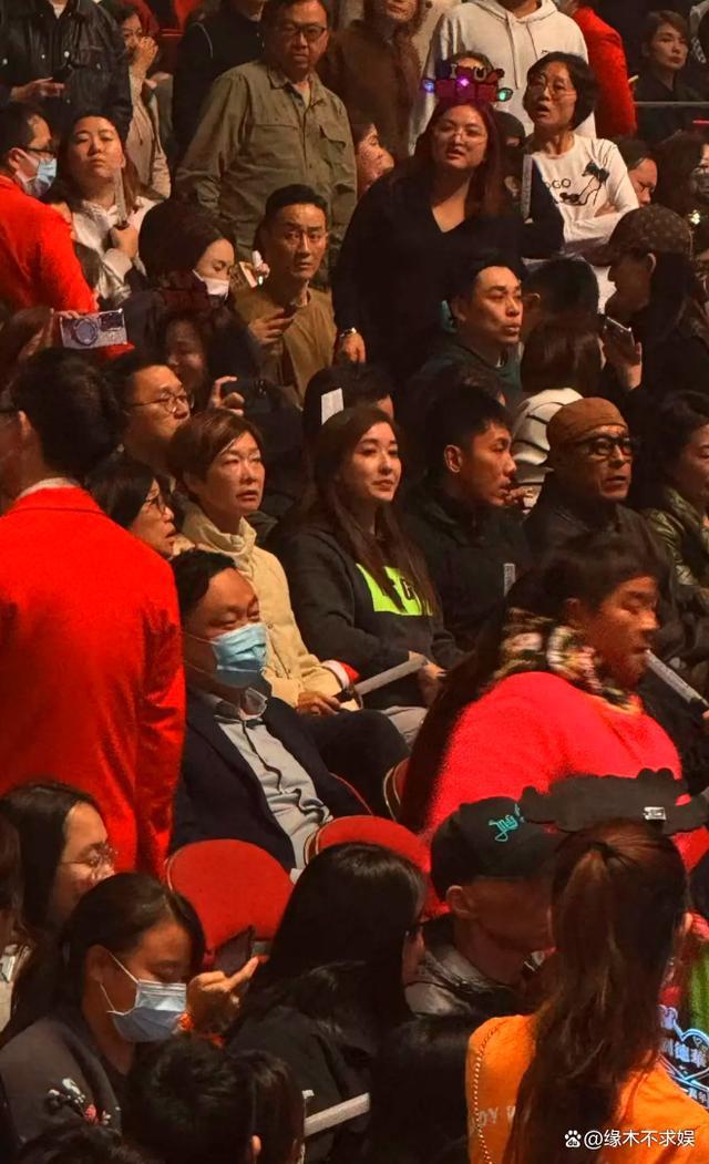 刘德华红馆演唱会第七天：干儿子捧场，舞伴赖文慧黑眼圈好重！