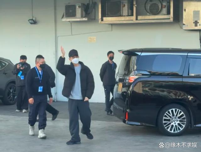 刘德华红馆演唱会第七天：干儿子捧场，舞伴赖文慧黑眼圈好重！