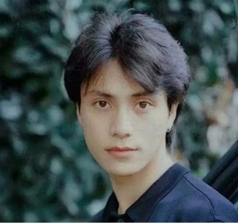 美图秀秀：2023澳门资料大全正版免费-陈坤：跟继母要了10块钱，被赶出家门，现身家过亿为生父继母买房