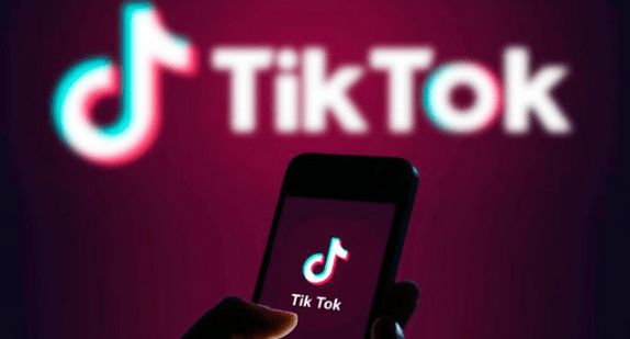 微博达人：澳门天天开彩好正版挂牌2024-Tiktok“难民”涌入小红书：海外作者1天涨粉2万，英语老师连夜开直播