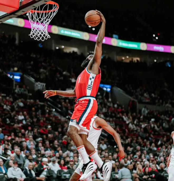 36氪：管家婆三期必开一期2024-快船大胜开拓者，NBA格局再变！湖人快船争4，勇士太阳同分争10！