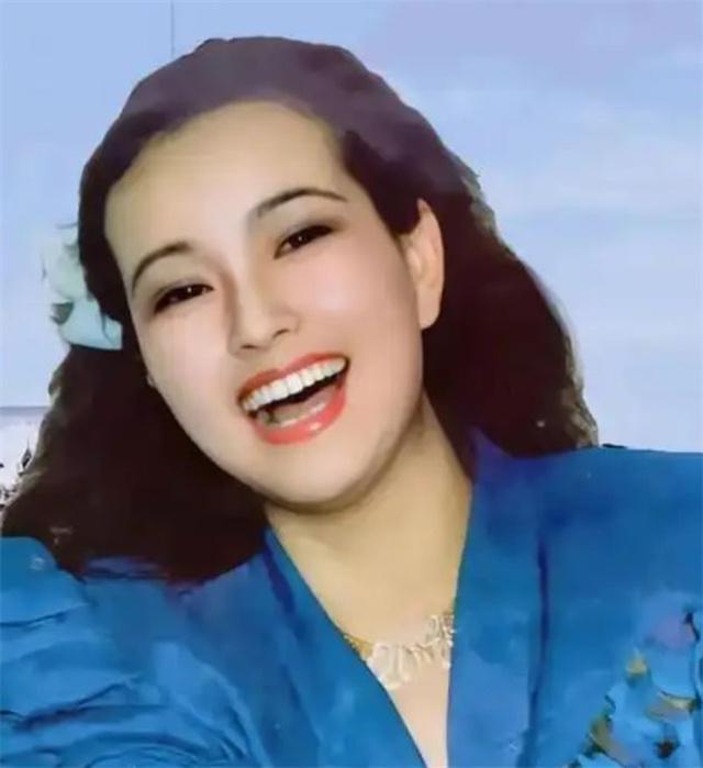 西瓜视频：澳门金牛版资料免费-刘晓庆带82岁老公现身美国，老公王晓玉老了很多，夫妻俩像两代人