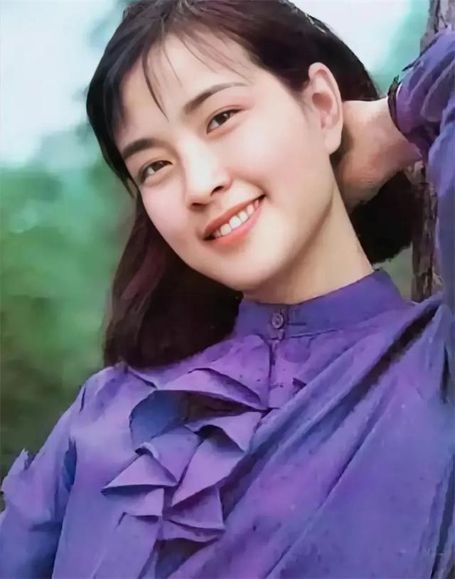 西瓜视频：澳门金牛版资料免费-刘晓庆带82岁老公现身美国，老公王晓玉老了很多，夫妻俩像两代人