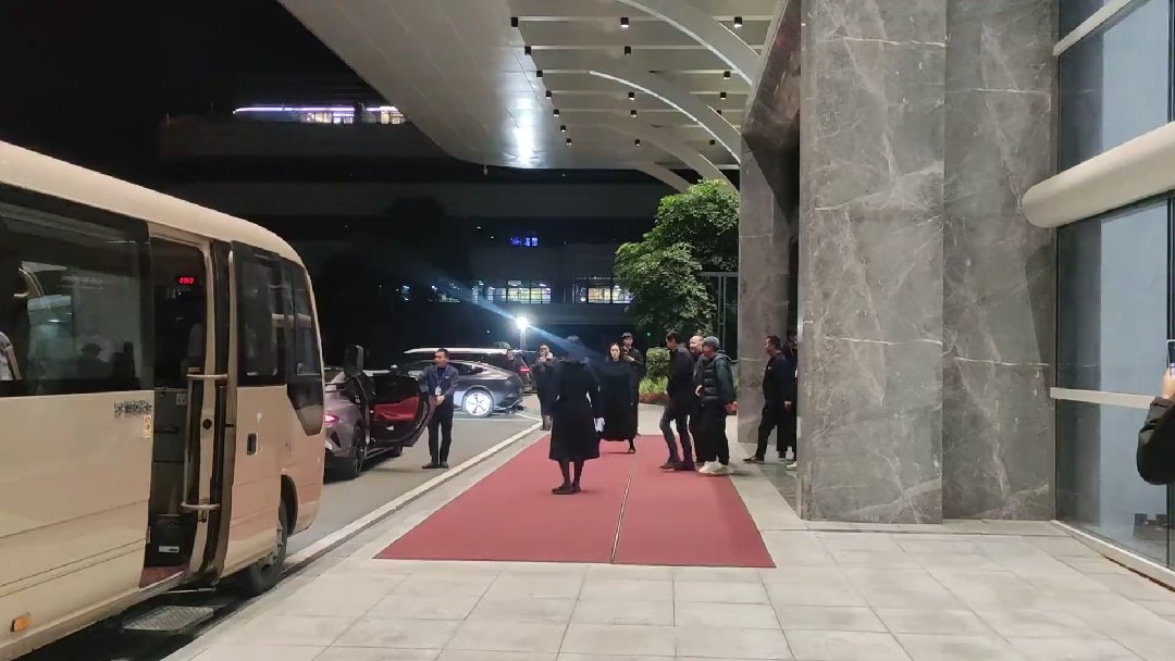 新浪社区：49选一开奖号码-消息称小米雷军到访宁德时代，曾毓群亲自开车门迎接