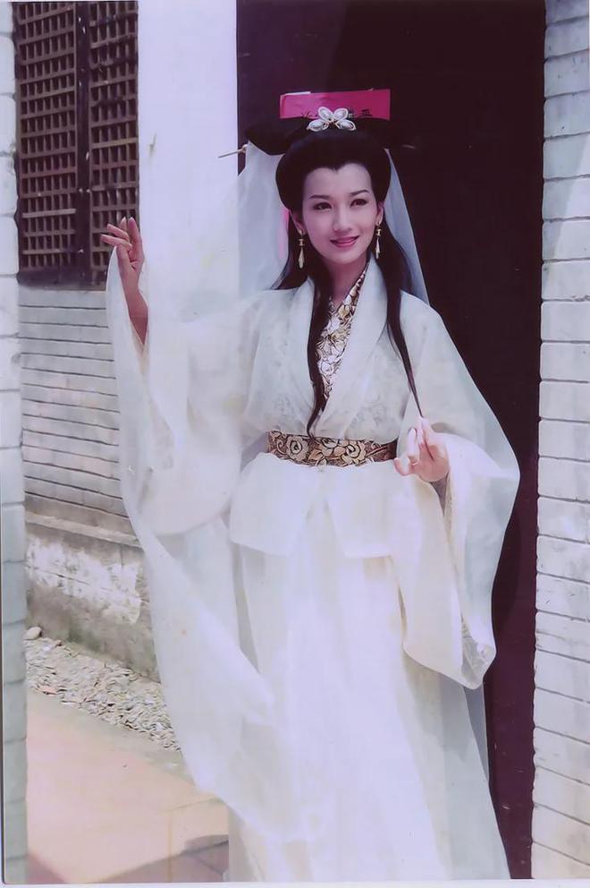 百度贴吧大咖：2022澳门全年正版资料大全-“白娘子”赵雅芝：九个卫视同步播出