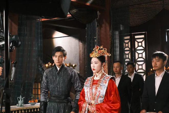 中国青年报：澳门六开彩天天开奖结果-商业秘密｜“短剧演员日薪2万制作方40倍利润”传言调查，最大赢家意想不到