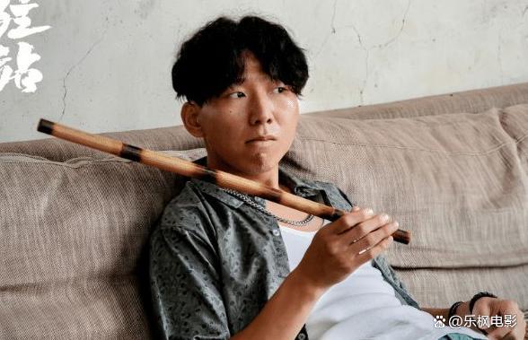 Bilibili：香港免费内部资料开资-《驻站》配角逆袭？魏小齐表面破绽连连，背后或有惊人身份