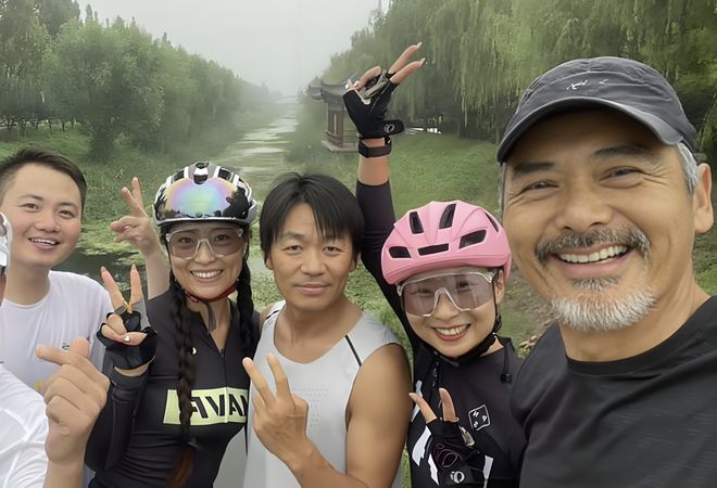 秀色直播：2024新澳门正版全年免费资料-周润发的跑友圈又添新成员，王宝强坚持跑步数月减重30斤