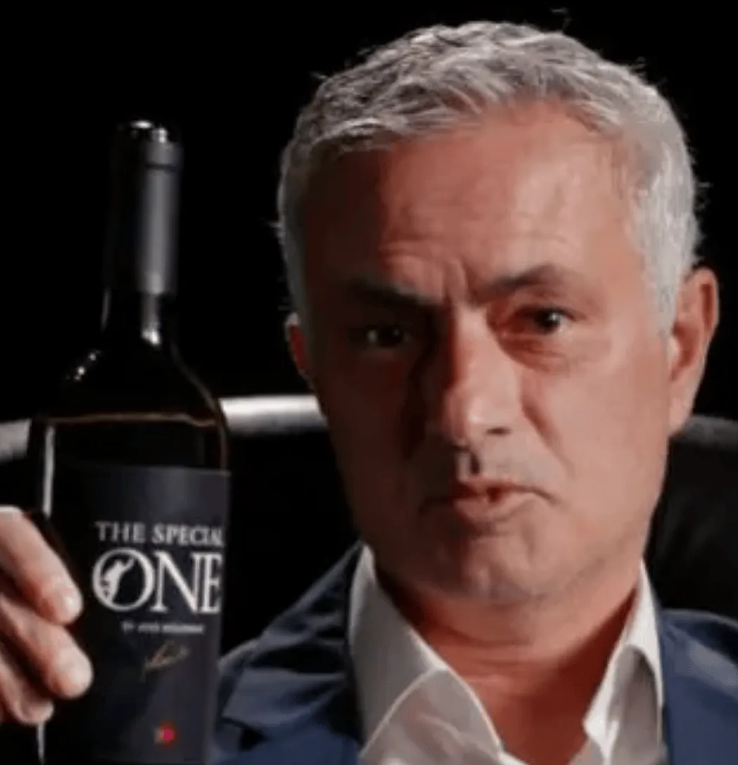 央视新闻：管家婆独家爆料-穆帅推出“The Special One”红酒，每瓶价格为122英镑
