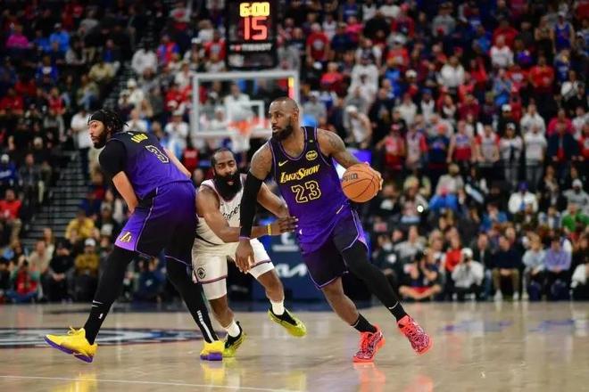 百度百家号：澳门天天开彩资料大全-NBA早报｜勇士40分惨败 快船记者幸灾乐祸 布克将登顶得分王