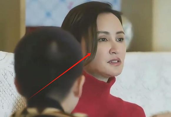 每日经济新闻：7777788888精准管家婆价格-别再尬演警嫂了！满脸肿胀、五官僵硬，这是迷倒男人该有的皮囊？