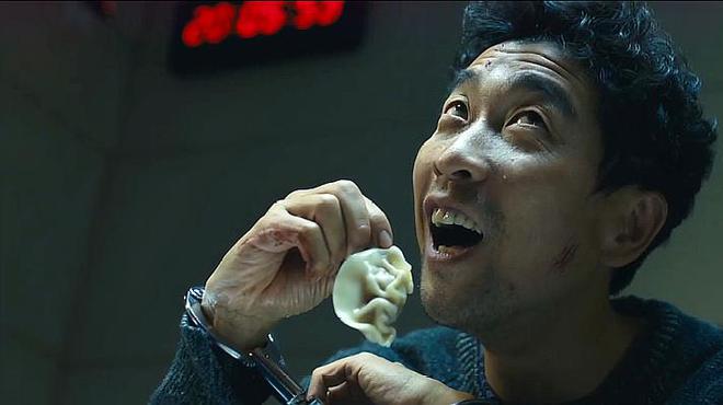 每日经济新闻：7777788888精准管家婆价格-别再尬演警嫂了！满脸肿胀、五官僵硬，这是迷倒男人该有的皮囊？