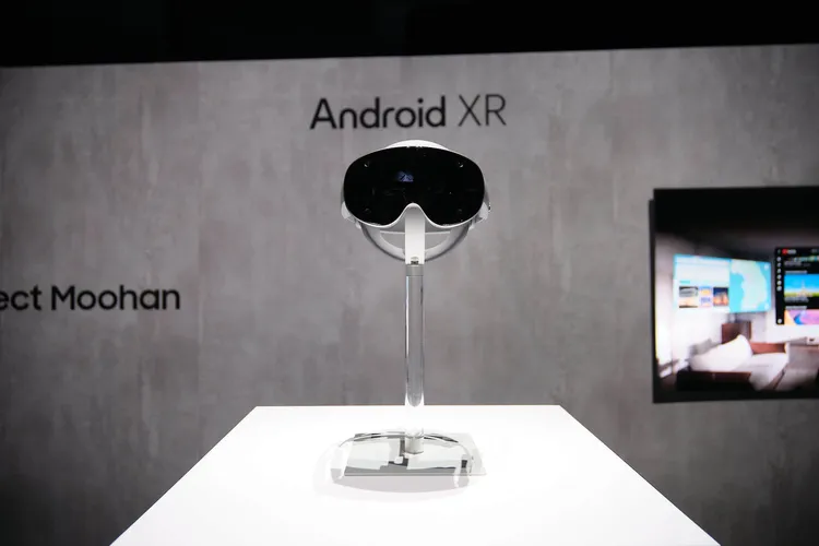 微信公众号：管家婆2024资料精准大全澳门-三星“Project Moohan”XR 头显公开亮相，运行 Android XR 系统