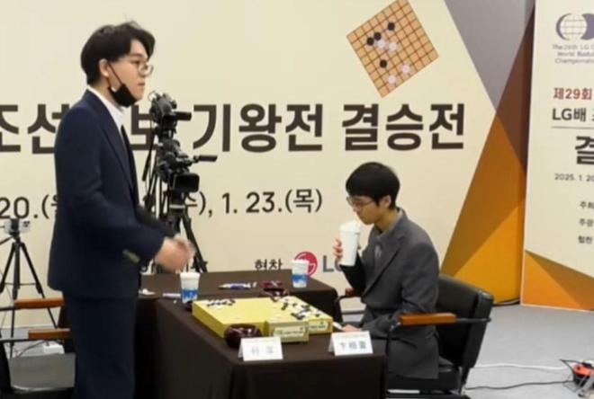 网易漫画：7777788888管家婆网一-批评柯洁不守规？中国围棋协会：工作人员自己乱发，将严肃处理！