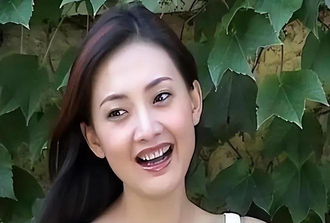 腾讯动漫：澳门最新六开彩四不象-演员牛莉：嫁给圈外人刘亚东后被“宠上天”，结婚29年几乎不做饭