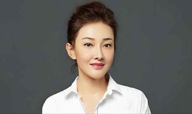 腾讯动漫：澳门最新六开彩四不象-演员牛莉：嫁给圈外人刘亚东后被“宠上天”，结婚29年几乎不做饭