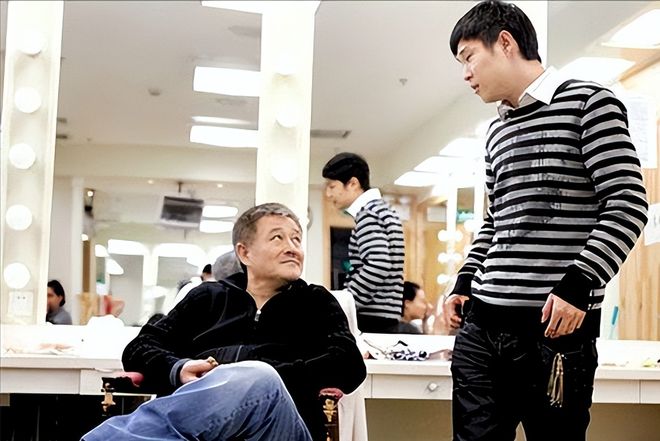 网易云跟读：2023澳门正版资料大全免费2特色-当年的小品《不差钱》，赵本山到底是想捧红小沈阳，还是丫蛋