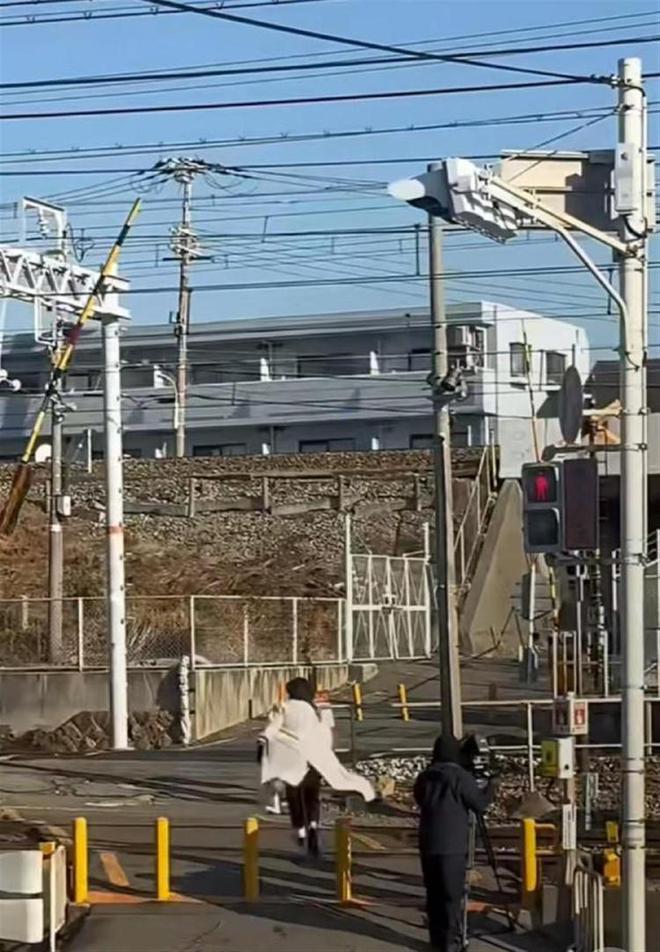 全球时报：2024新澳门026期管家婆-一名中国香港游客在日本遭列车撞击丧生