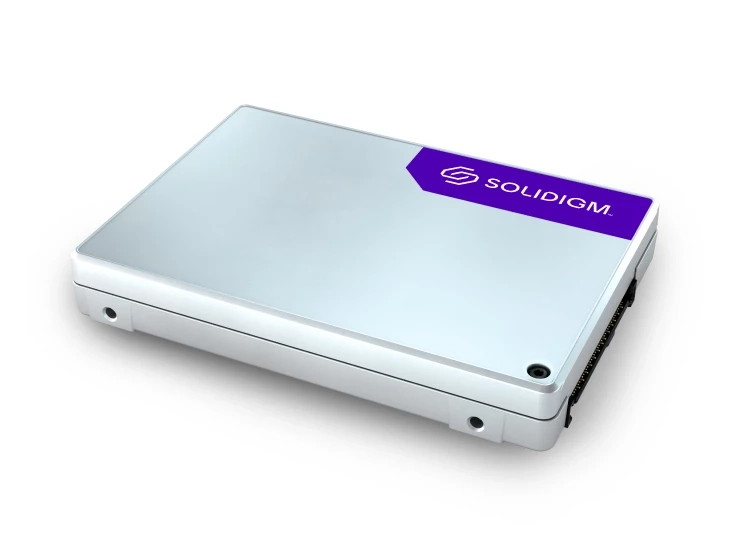 新浪社区：免费资料大全+正版-大容量企业级 SSD 未来发展基石：Solidigm 与博通续签主控供应协议